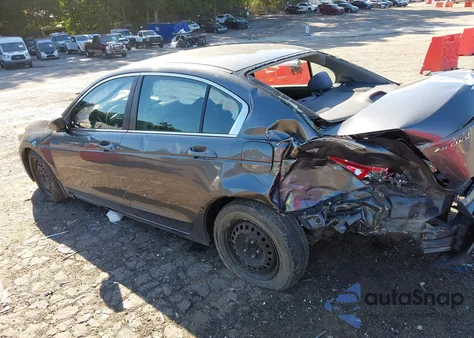 2010 Honda Accord 2.4 Lx z USA, uszkodzony, nr VIN 1HGCP2F3XAA015334